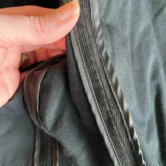 J. Jill Black Soft Corduroy Ruffled Cuff Button Front Blazer Jacket Coat Size 4P - Picture 7 of 7